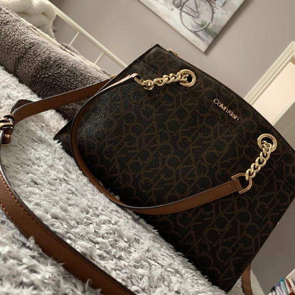 Calvin Klein purse - Picture 1 of 5